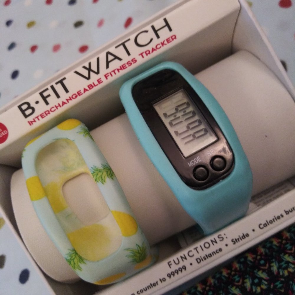 2236 Be Fit Watch with 2 Bands - Picture 2 of 6
